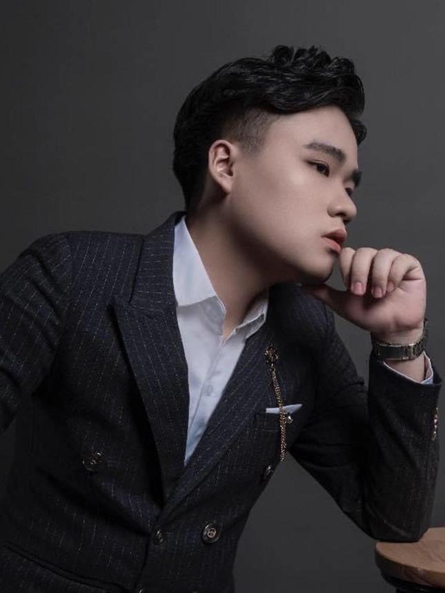 Quán quân Giọng hát hay sinh viên mở rộng gây xúc động với dòng nhạc dân gian ảnh 1