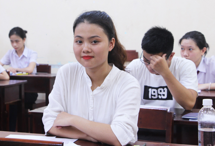 Thí sinh Thừa Thiên Huế dự thi THPT quốc gia năm 2019. Ảnh: Võ Thạnh.