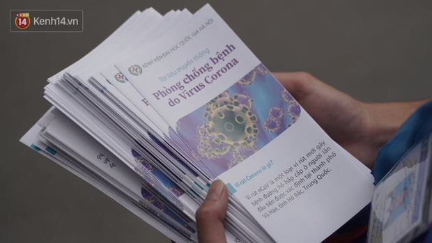 Sinh viên nô nức trở lại trường sau kỳ nghỉ Tết dài nhất lịch sử: Được đi học rồi vui quá, ở nhà chán lắm! - Ảnh 2.