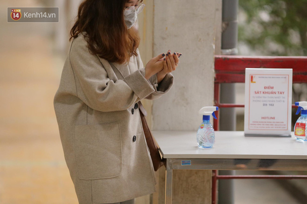 Sinh viên nô nức trở lại trường sau kỳ nghỉ Tết dài nhất lịch sử: Được đi học rồi vui quá, ở nhà chán lắm! - Ảnh 7.