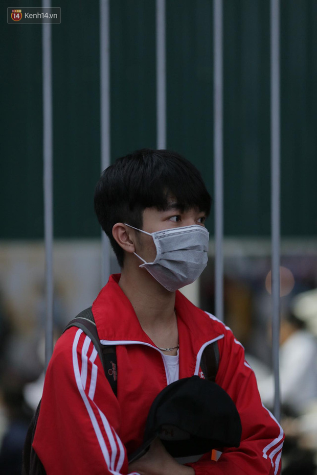 Sinh viên nô nức trở lại trường sau kỳ nghỉ Tết dài nhất lịch sử: Được đi học rồi vui quá, ở nhà chán lắm! - Ảnh 12.