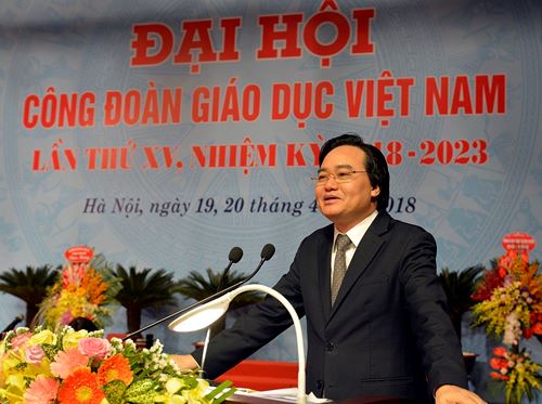 Bộ trưởng Bộ Giáo dục và Đào tạo – Phùng Xuân Nhạ  tiết lộ, tính đến hết ngày 18/4, số lượng thí sinh có nguyện vọng vào ngành sư phạm cao hơn dự kiến quy mô tuyển sinh. (Ảnh: Ngọc Nam)