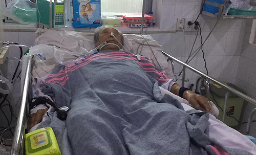 Giáo sư Trần Văn Khê đang được điều trị tại bệnh viện ở TP HCM. Ảnh: Phạm Dũng