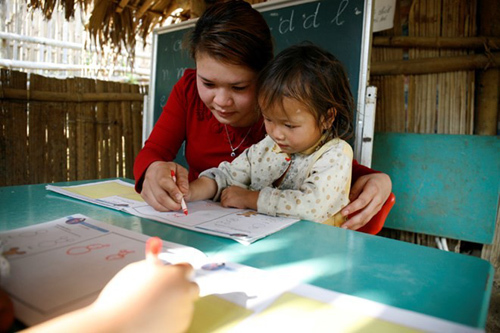 qua suối, túi nilon, cô giáo, miền núi, Tòng Thị Minh