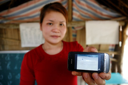 qua suối, túi nilon, cô giáo, miền núi, Tòng Thị Minh