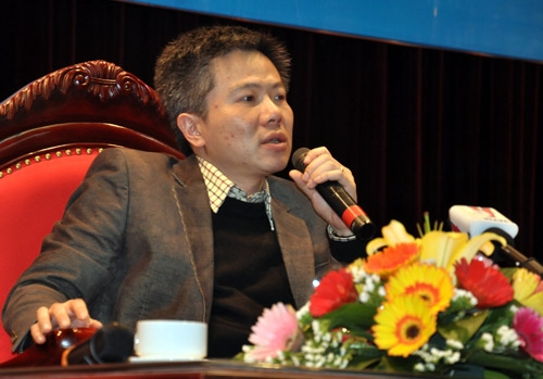 GS Ngô Bảo Châu dành 1 buổi chiều cho sinh viên ĐH Quốc gia trong chuyến về nước công tác 1 tuần. Ảnh: HT.