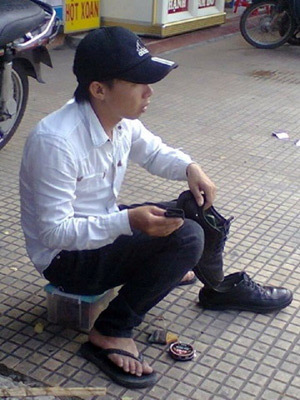 lòng tự trọng, đánh giày, thanh niên