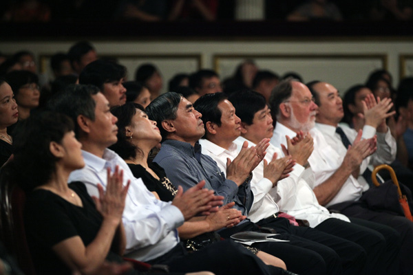 hòa nhạc, điều còn mãi hòa nhạc, điều còn mãi