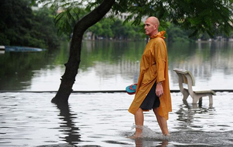 Hà Nội, ngập lụt, hài hước, dịch vụ, đường phố, thành sông