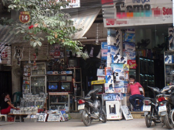 chợ lạ  hà nội  hàng giả  hàng nhái  hàng chế  hàng hiệu  hàng cấm  văn hóa  Trời Hà Nội  Chợ Trời