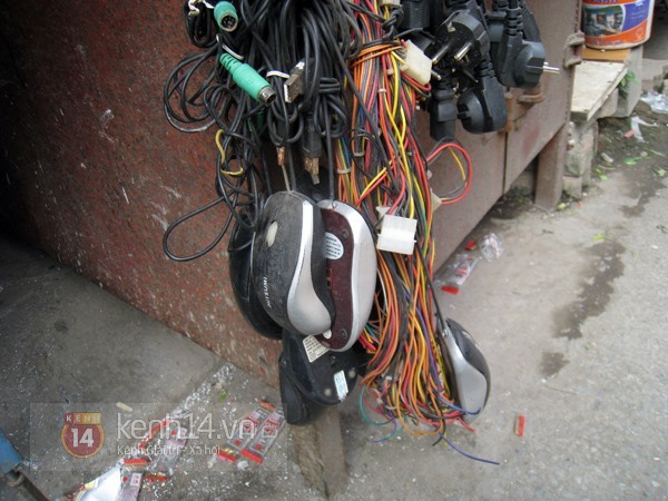 chợ lạ  hà nội  hàng giả  hàng nhái  hàng chế  hàng hiệu  hàng cấm  văn hóa  Trời Hà Nội  Chợ Trời