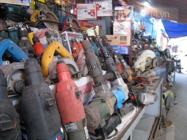 chợ lạ  hà nội  hàng giả  hàng nhái  hàng chế  hàng hiệu  hàng cấm  văn hóa  Trời Hà Nội  Chợ Trời