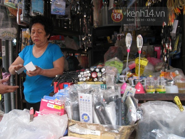 chợ lạ  hà nội  hàng giả  hàng nhái  hàng chế  hàng hiệu  hàng cấm  văn hóa  Trời Hà Nội  Chợ Trời
