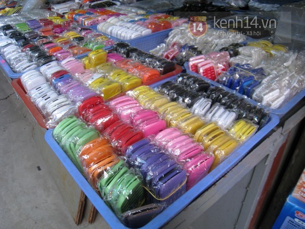 chợ lạ  hà nội  hàng giả  hàng nhái  hàng chế  hàng hiệu  hàng cấm  văn hóa  Trời Hà Nội  Chợ Trời