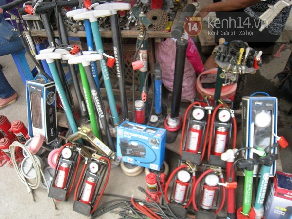 chợ lạ  hà nội  hàng giả  hàng nhái  hàng chế  hàng hiệu  hàng cấm  văn hóa  Trời Hà Nội  Chợ Trời