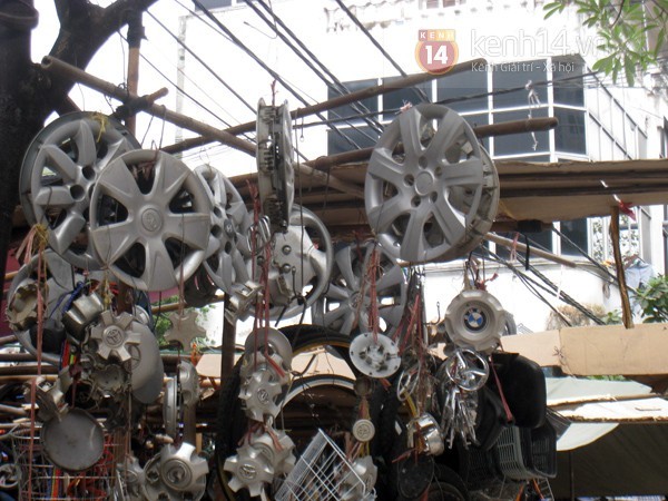 chợ lạ  hà nội  hàng giả  hàng nhái  hàng chế  hàng hiệu  hàng cấm  văn hóa  Trời Hà Nội  Chợ Trời