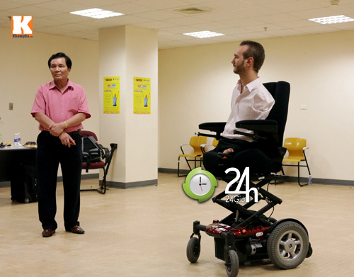 Nick, thuyết trình