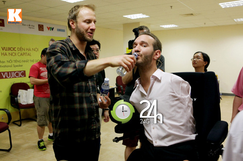 Nick, thuyết trình