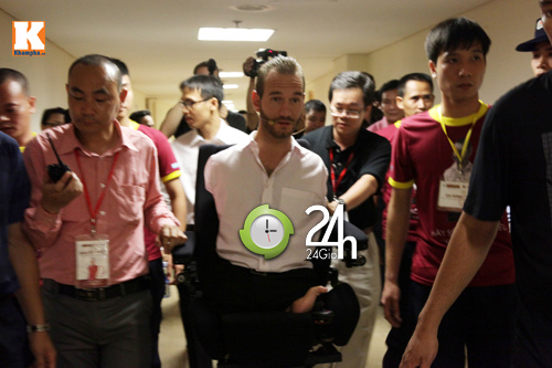 Nick, thuyết trình