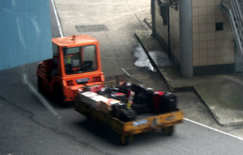 kim loại, rơi vãi, an toàn bay, sân bay, Nội Bài, hàng không